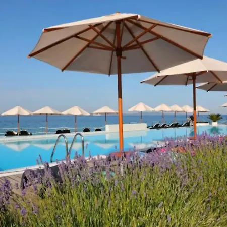 アパート Punta Skala ペトルチャネ